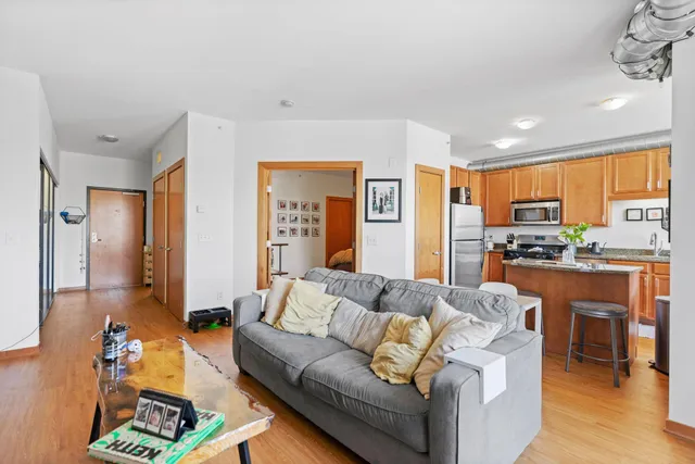 $1,475 | 15 East Franklin Avenue, Unit 320, Minneapolis, MN 55404