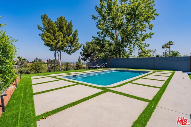 a view of a tennis court