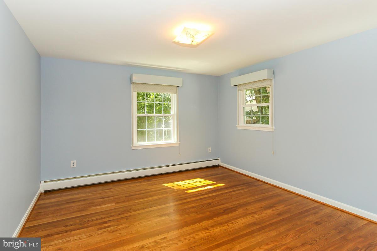 12206 Hounds Lane Reston, VA 20191 - Photo 15 of 30 Bedroom