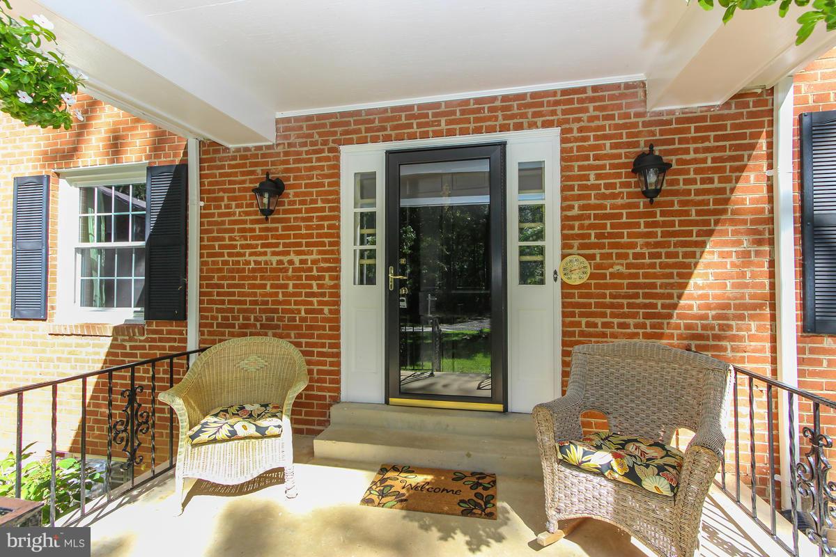12206 Hounds Lane Reston, VA 20191 - Photo 3 of 30 Exterior (Front)