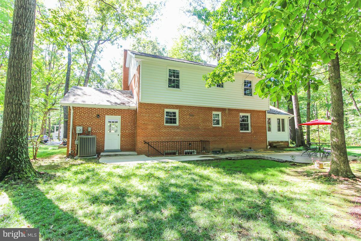 12206 Hounds Lane Reston, VA 20191 - Photo 30 of 30 Exterior (Rear)