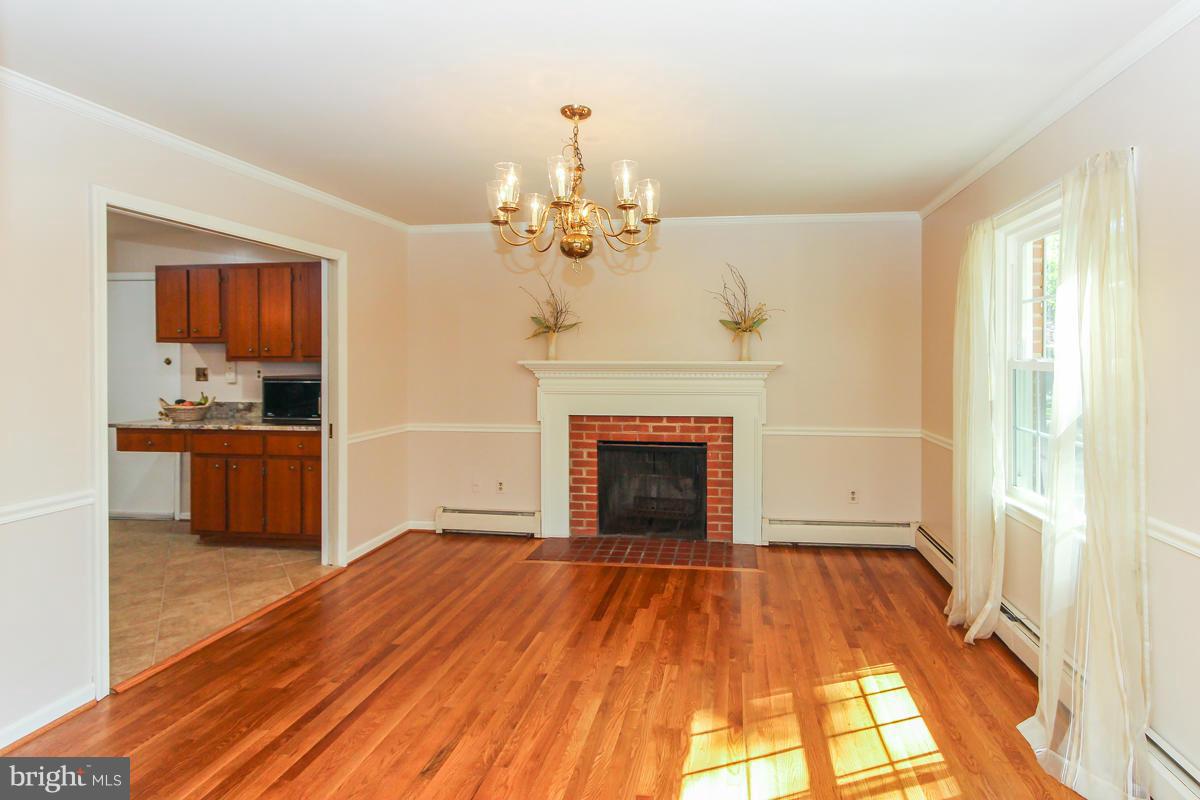 12206 Hounds Lane Reston, VA 20191 - Photo 8 of 30 Dining Room