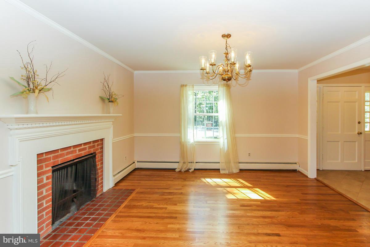 12206 Hounds Lane Reston, VA 20191 - Photo 9 of 30 Dining Room