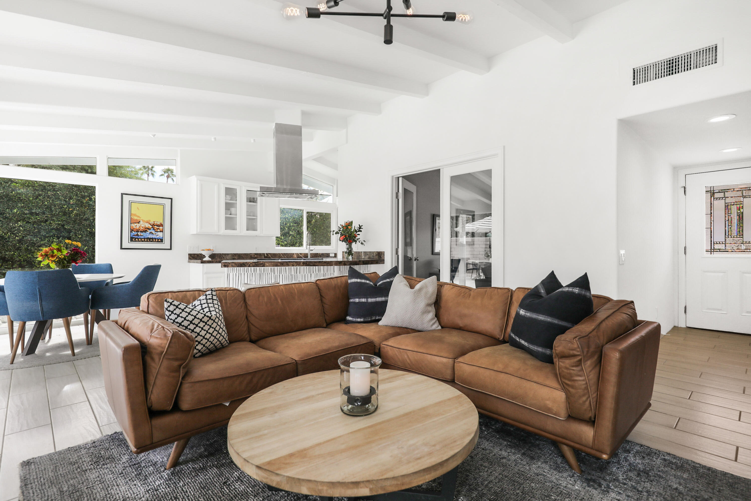 71828 San Gorgonio Road Rancho Mirage, CA 92270 - Photo 8 of 32 a living room with furniture and a table