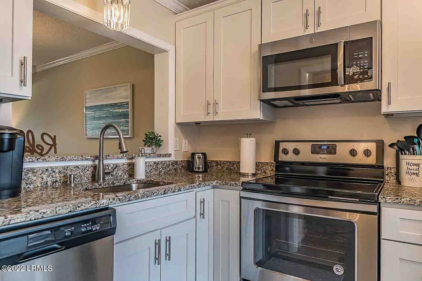 6 Cedar Reef, Unit C103 Harbor Island, SC 29920 - Photo 12 of 37 15 Kitchen