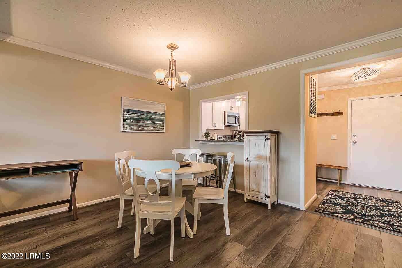 6 Cedar Reef, Unit C103 Harbor Island, SC 29920 - Photo 7 of 37 10 Dining