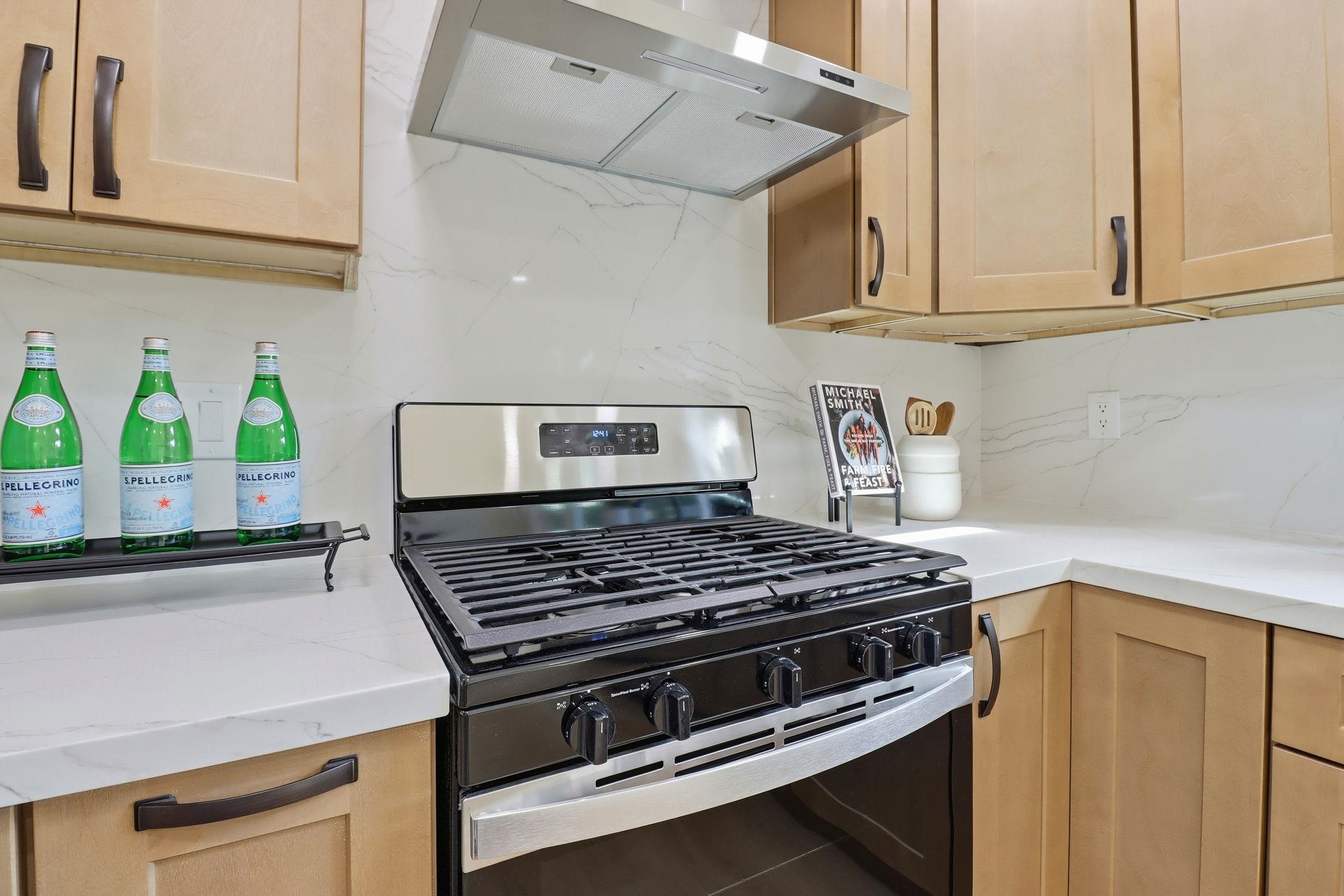 2272 Shadowtree Drive San Jose, CA 95131 - Photo 10 of 31