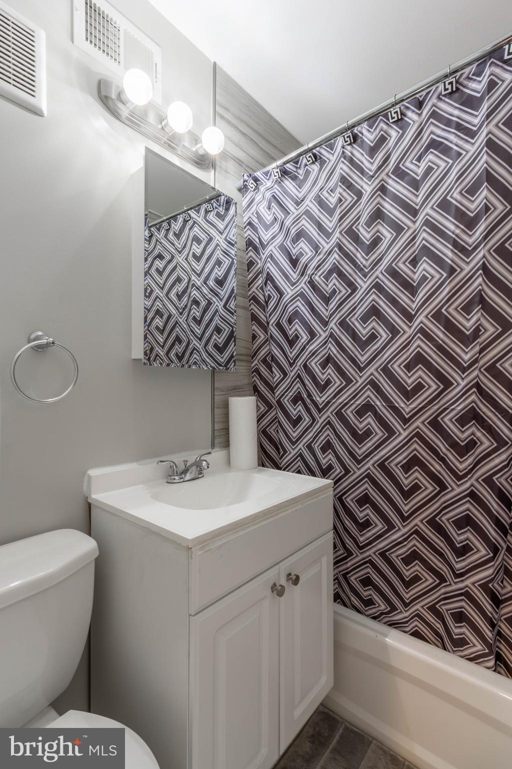 1903 Church Street Philadelphia, PA 19124 - Photo 4 of 23 room #1