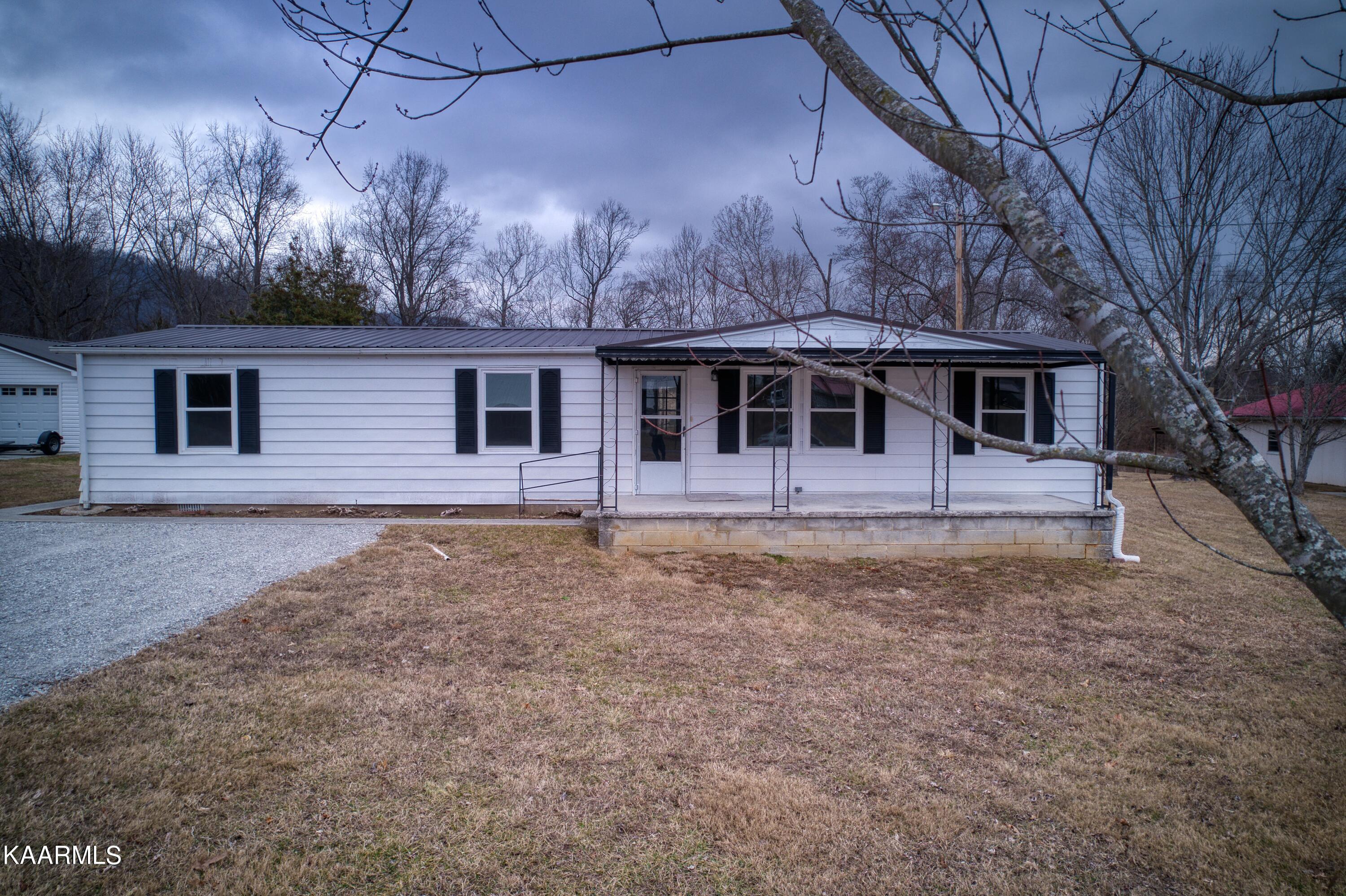 147 Watson Road Caryville, TN 37714 - Photo 23 of 30 147 Watson Rd (5)