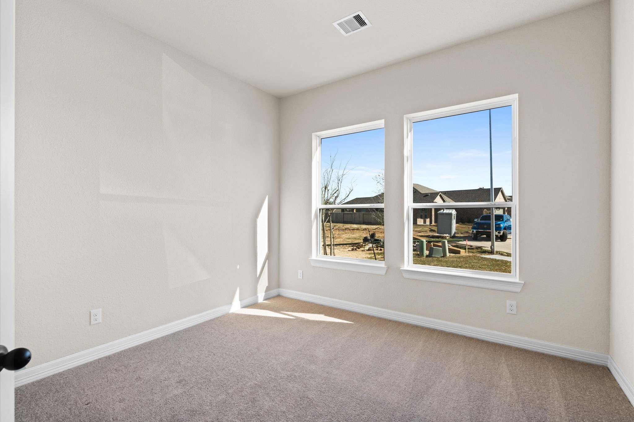 1225 Friendship Trail Seabrook, TX 77586 - Photo 18 of 22 an empty room with windows