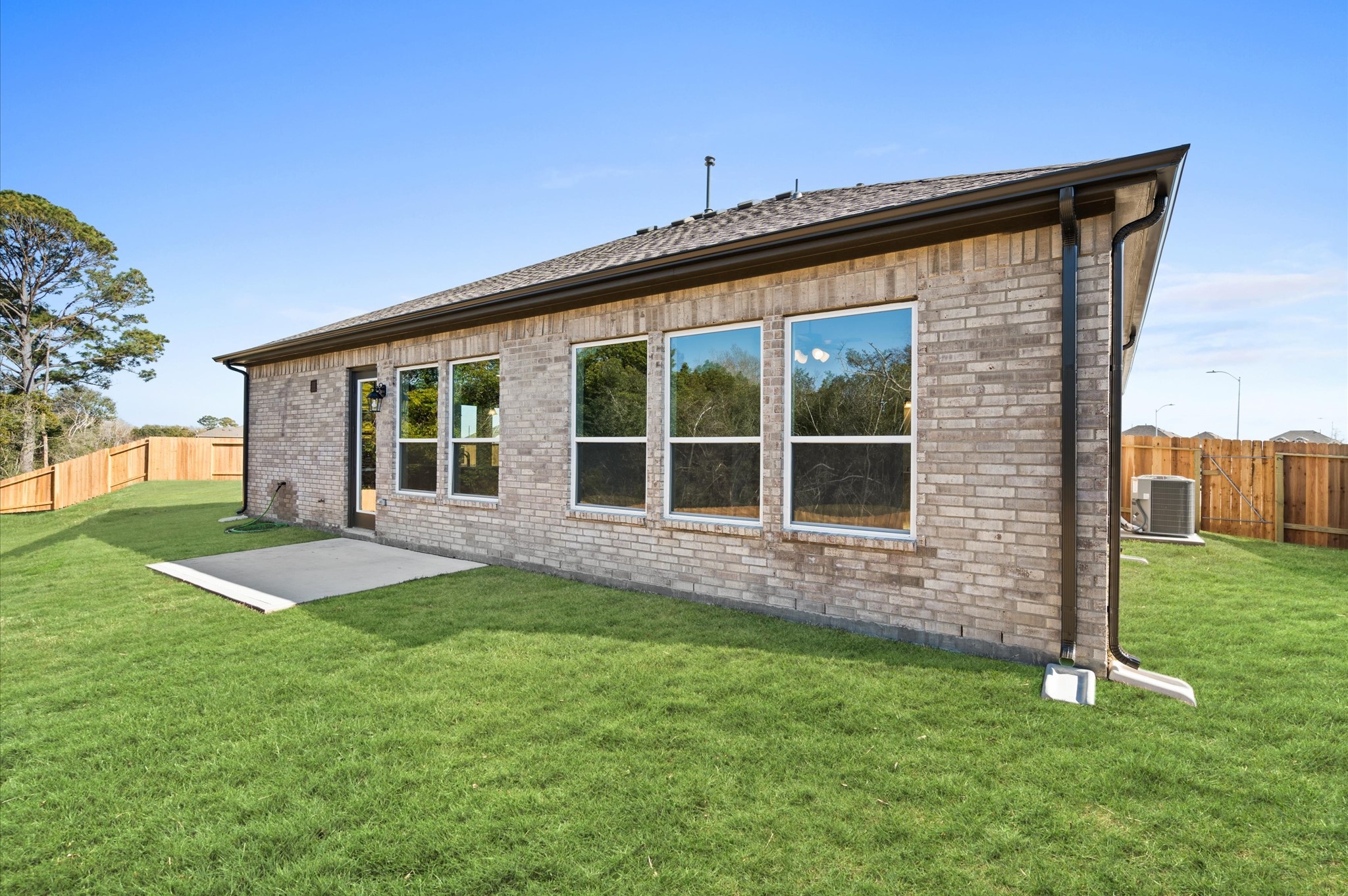 1225 Friendship Trail Seabrook, TX 77586 - Photo 20 of 22 a view of a backyard with a garden and plants