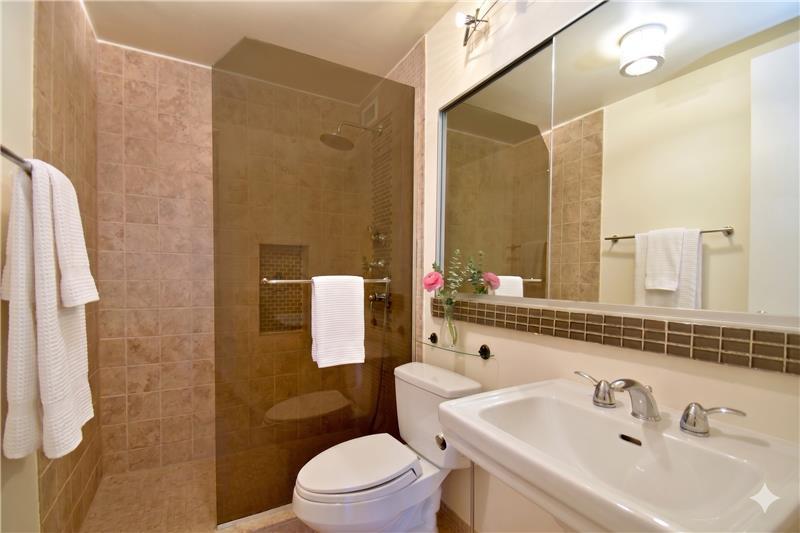 360 East Randolph Street, Unit 2506 Chicago, IL 60601 - Photo 7 of 25