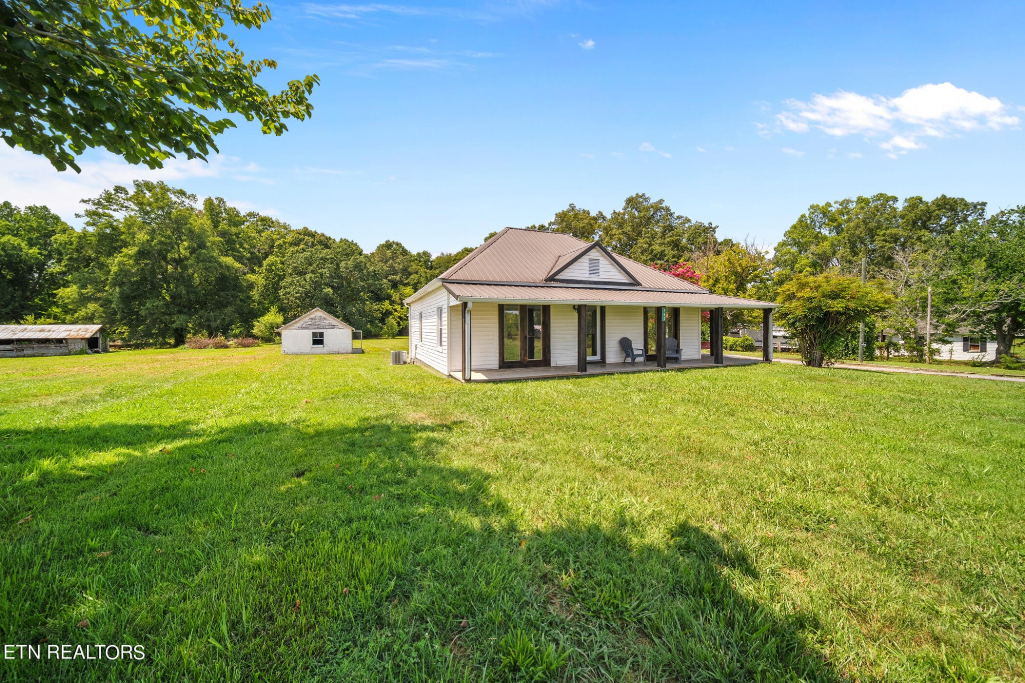 963 Leadmine Road White Pine, TN 37890 - Photo 2 of 33 Gallery Image 2