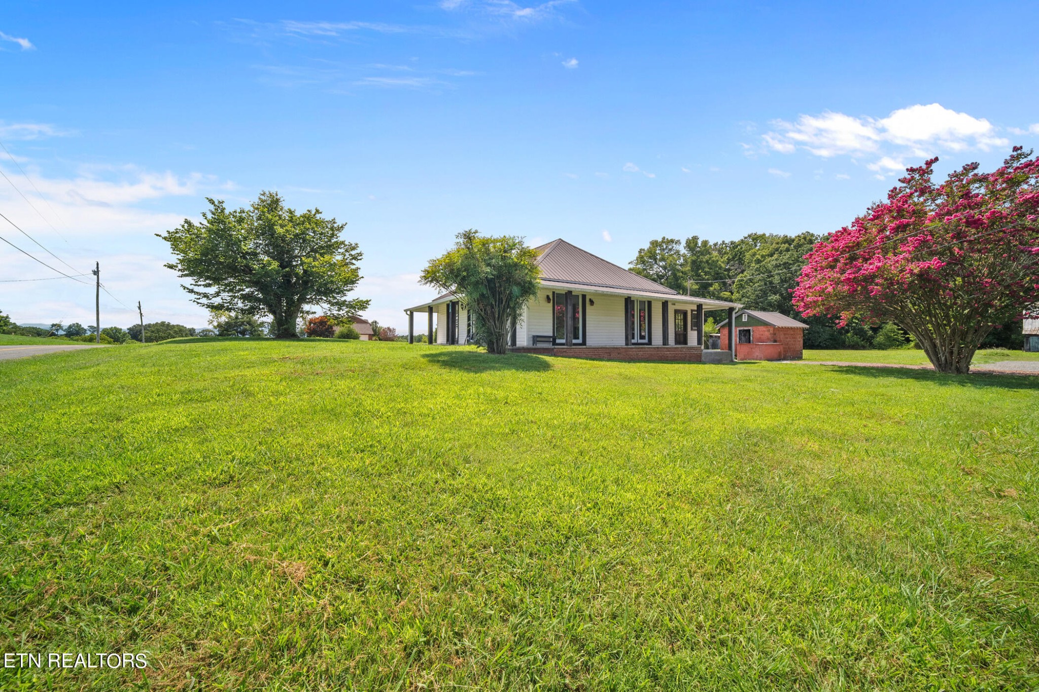 963 Leadmine Road White Pine, TN 37890 - Photo 3 of 33 Gallery Image 3