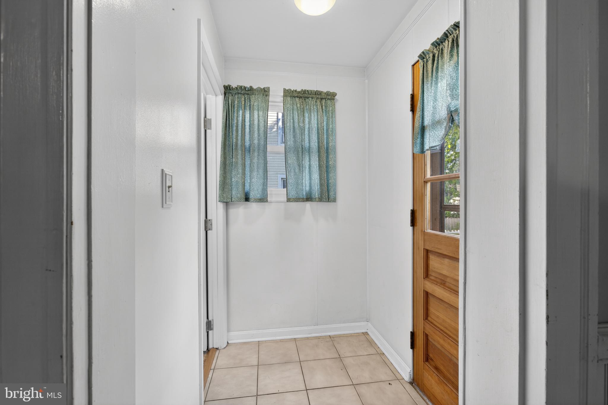 9 Rognel Avenue Baltimore, MD 21228 - Photo 18 of 47
