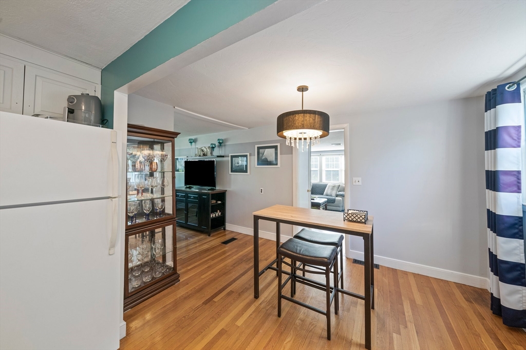 47 Ledgebrook Road Weymouth, MA 02190 - Photo 12 of 29 Gallery Image 12