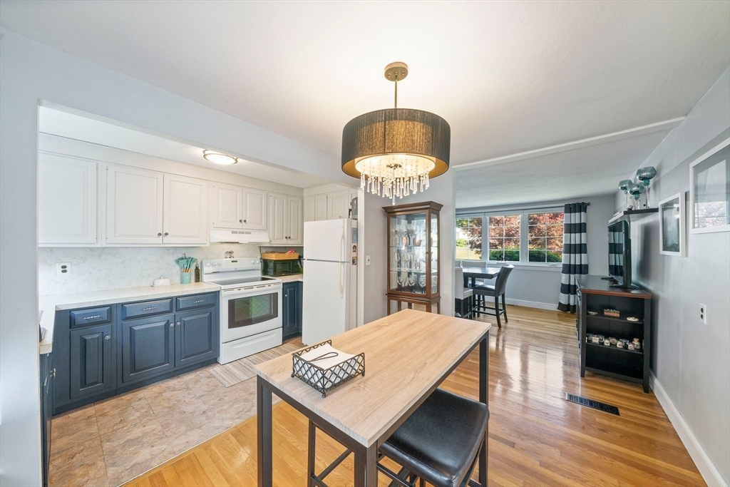 47 Ledgebrook Road Weymouth, MA 02190 - Photo 9 of 29 Gallery Image 9