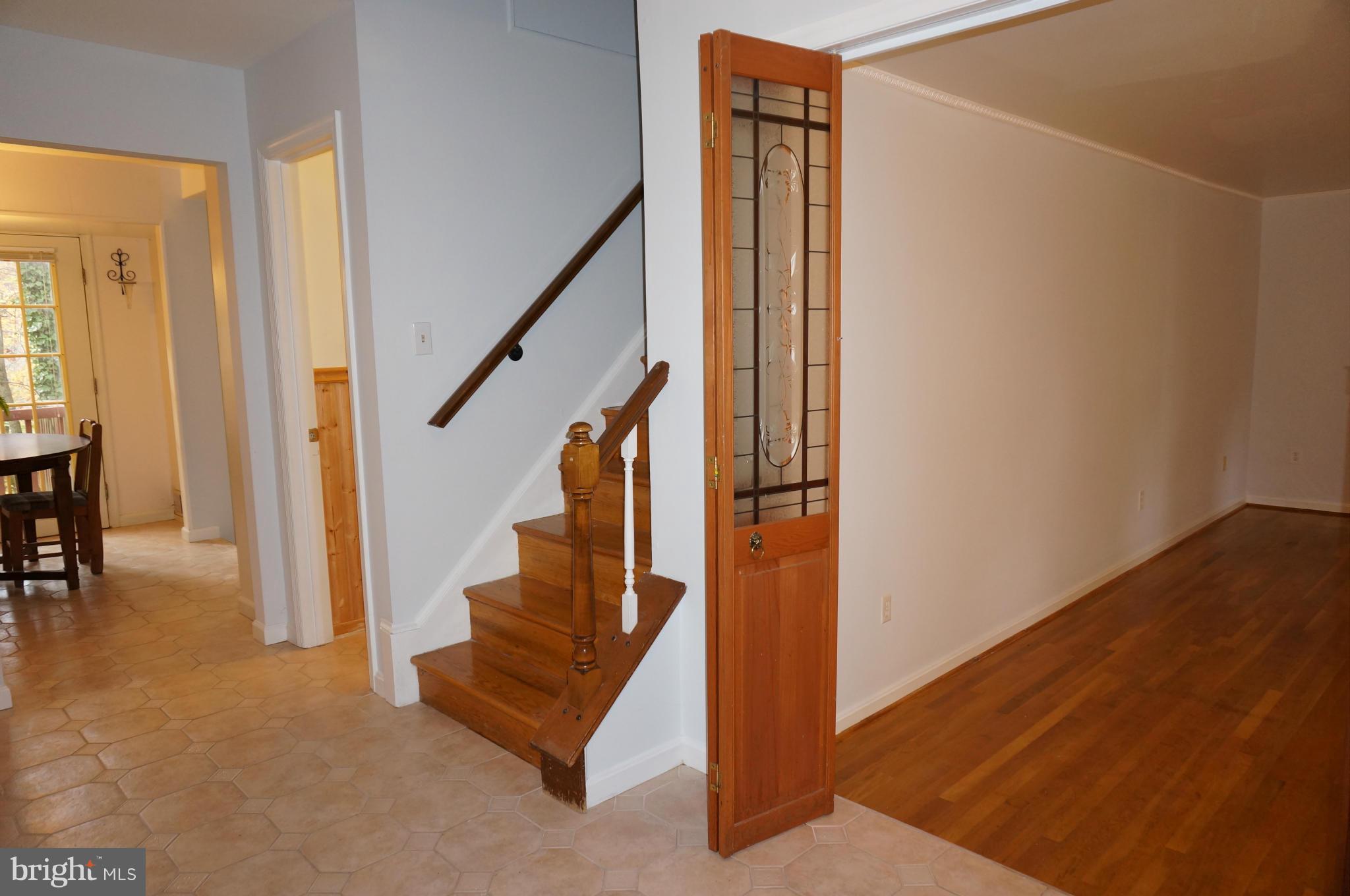 10906 Swansfield Road Columbia, MD 21044 - Photo 3 of 28 Entry Foyer