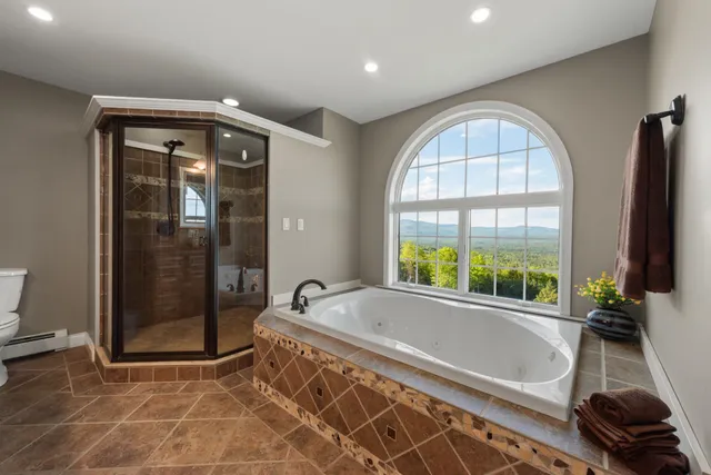 $1,799,000 | 33 Winterberry Lane, Plymouth, NH 03264