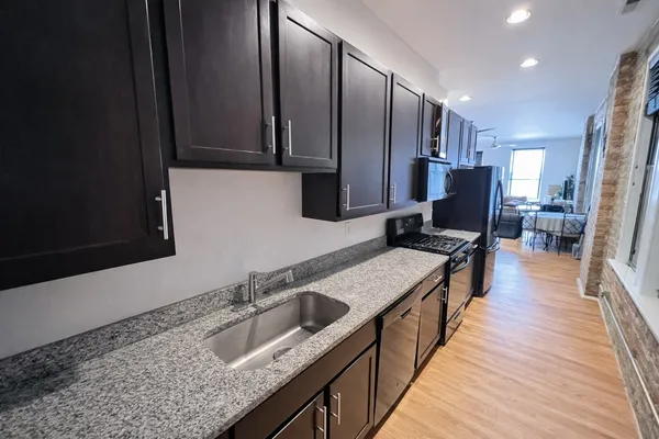 $4,000 | 2129 North Southport Avenue, Unit 2C, Chicago, IL 60614