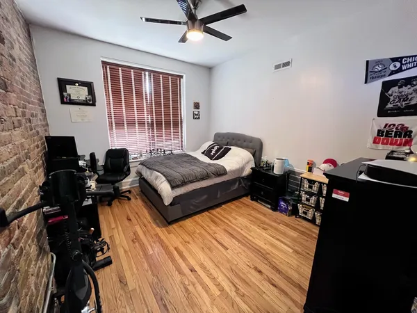 $4,000 | 2129 North Southport Avenue, Unit 2C, Chicago, IL 60614