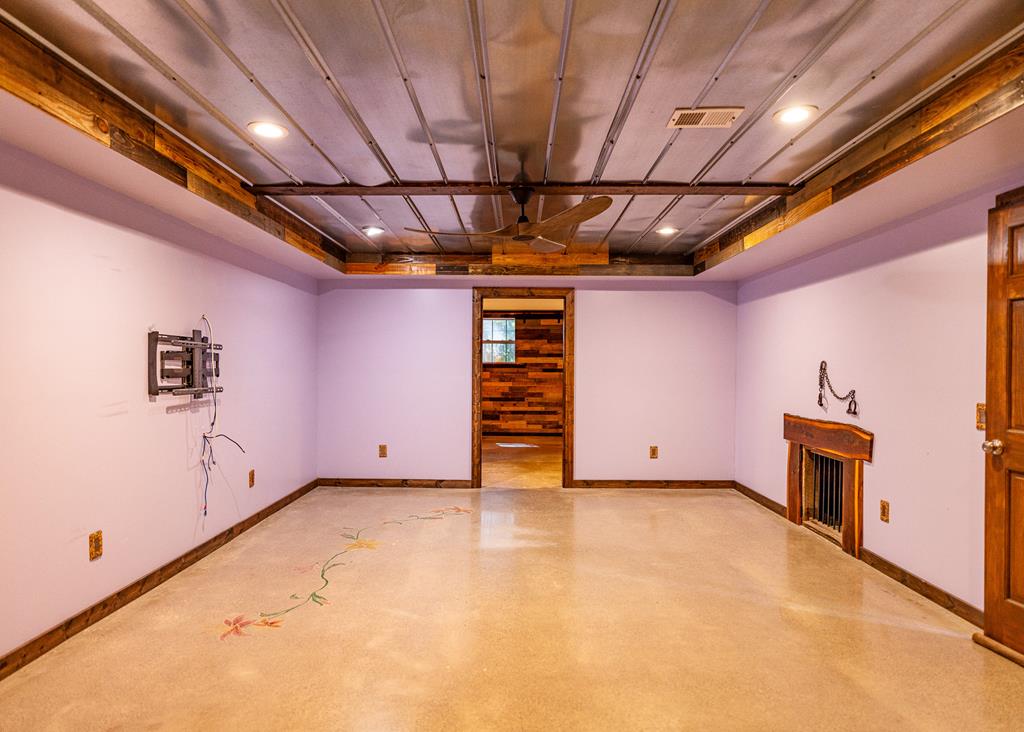 192 Fingerboard Road Reliance, TN 37369 - Photo 29 of 57 a view of an empty room