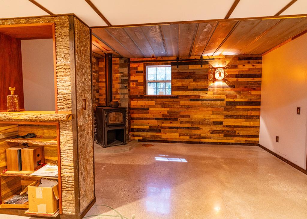 192 Fingerboard Road Reliance, TN 37369 - Photo 33 of 57 a view of front door