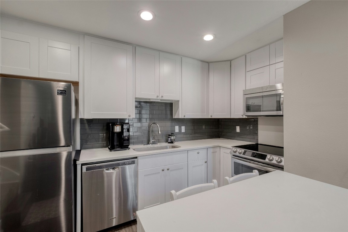 935 La Posada Drive, Unit 217 Austin, TX 78752 - Photo 1 of 18