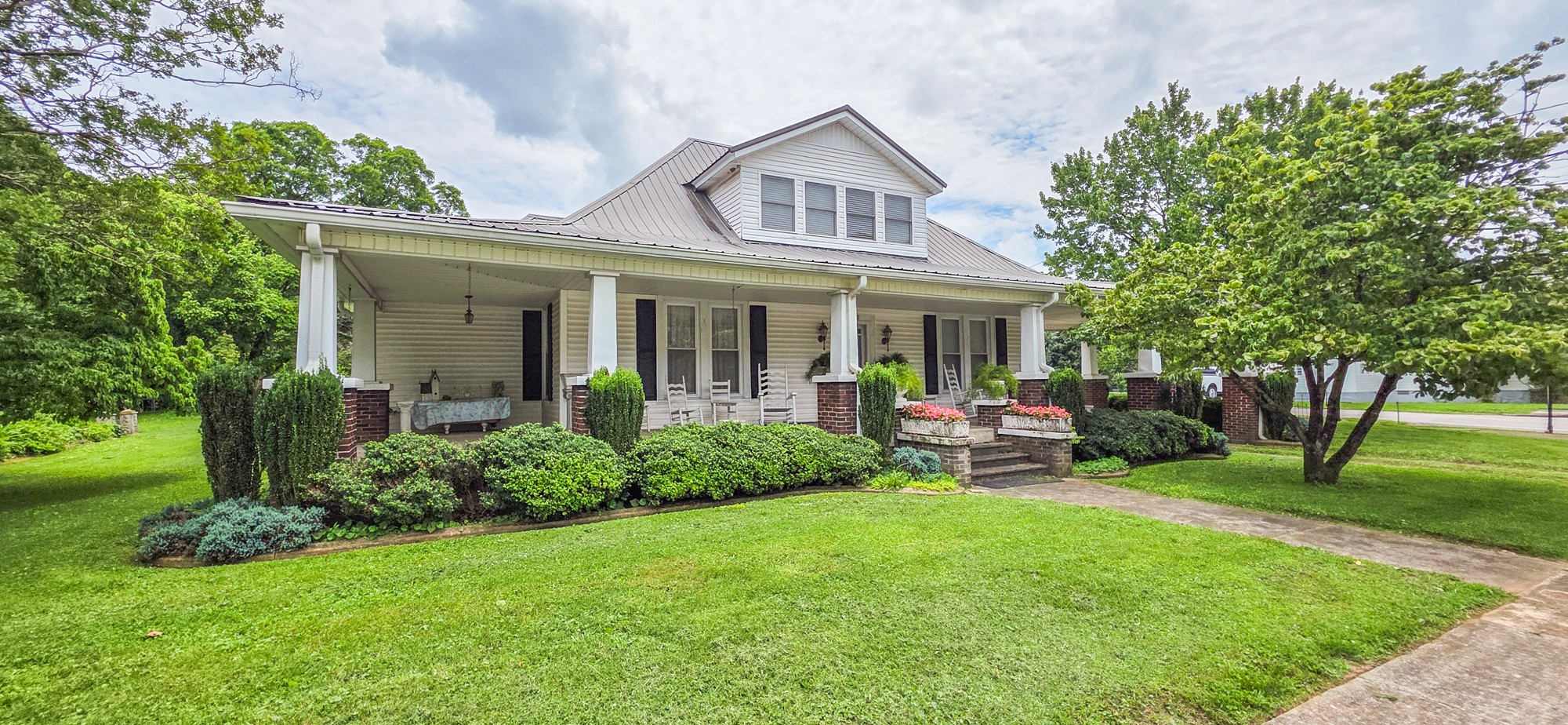303 East Main Street Decherd, TN 37324 - Photo 1 of 13
