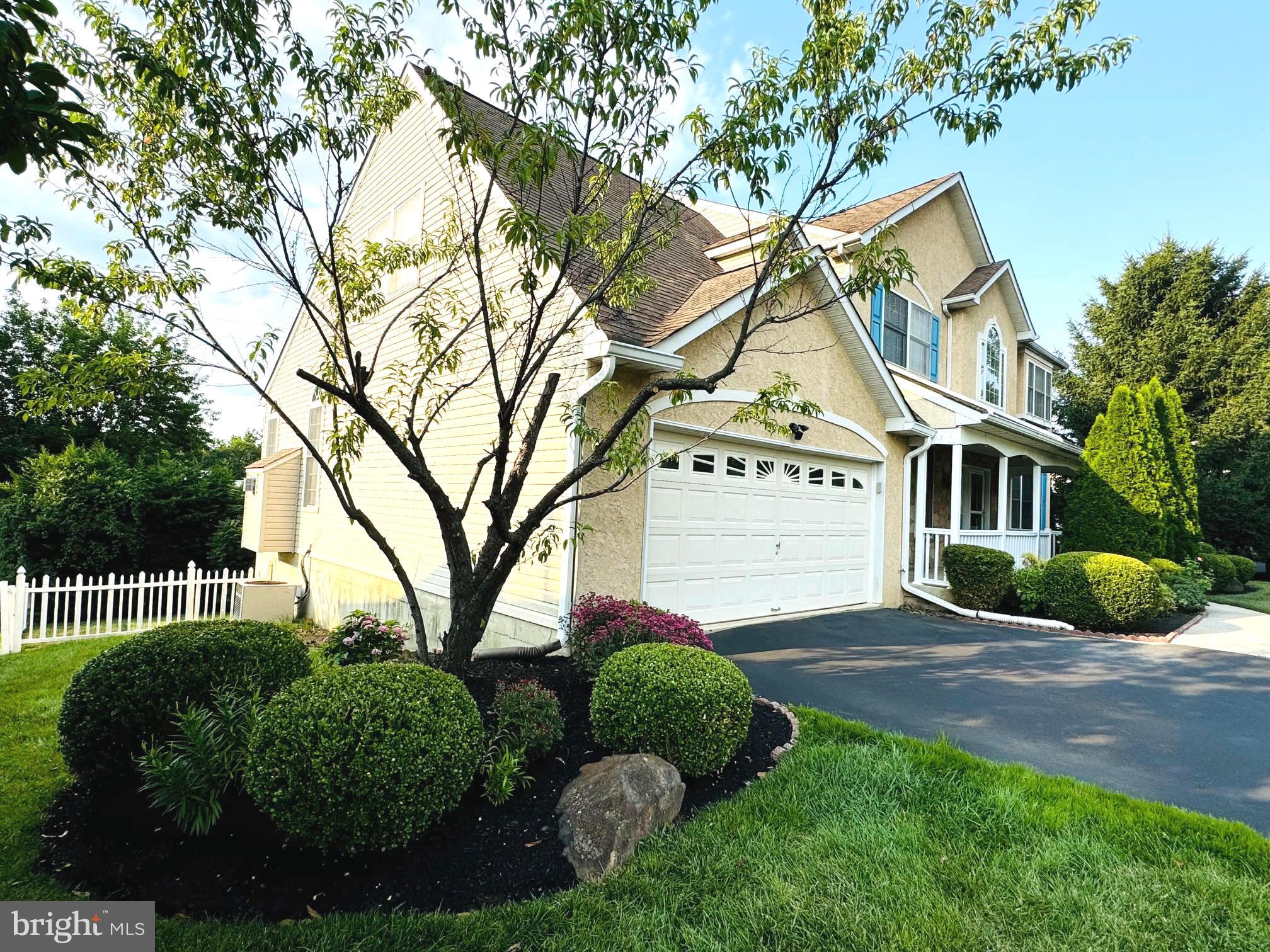 2360 Dale Road Huntingdon Valley, PA 19006 - Photo 3 of 48 Front - left side view