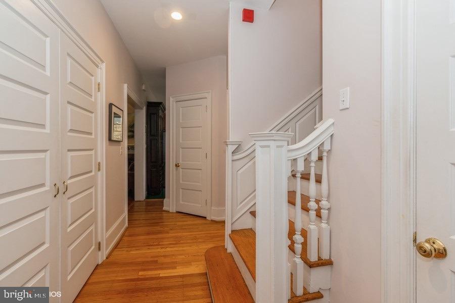 557 Pelham Road Philadelphia, PA 19119 - Photo 4 of 20 Gallery Image 4
