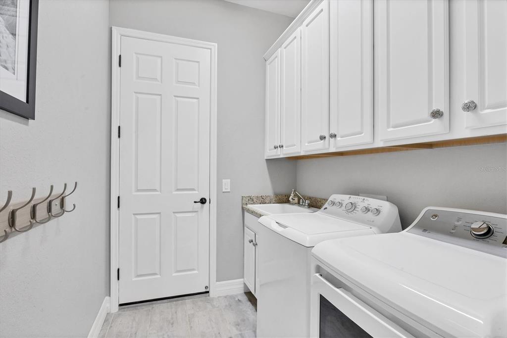 20710 Valprato Court Venice, FL 34293 - Photo 32 of 100