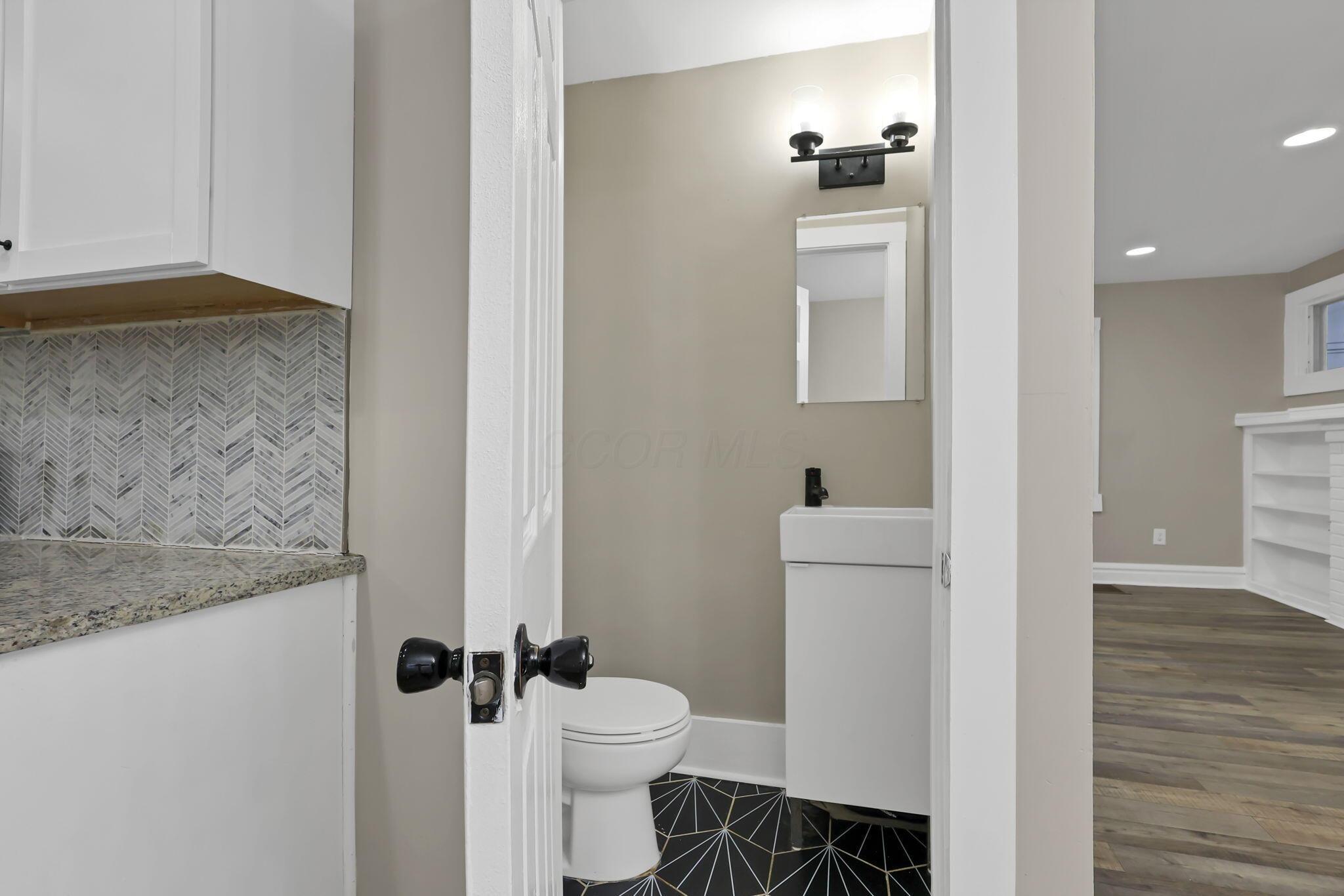 1318 Lockbourne Road Columbus, OH 43206 - Photo 27 of 53