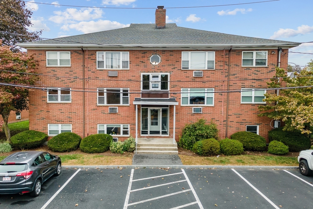 51 Warren Street, Unit 11 Waltham, MA 02453 - Photo 16 of 19