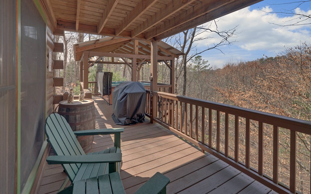 184 Smith Hill Road Blue Ridge, GA 30513 - Photo 19 of 36 a view of balcony with furniture
