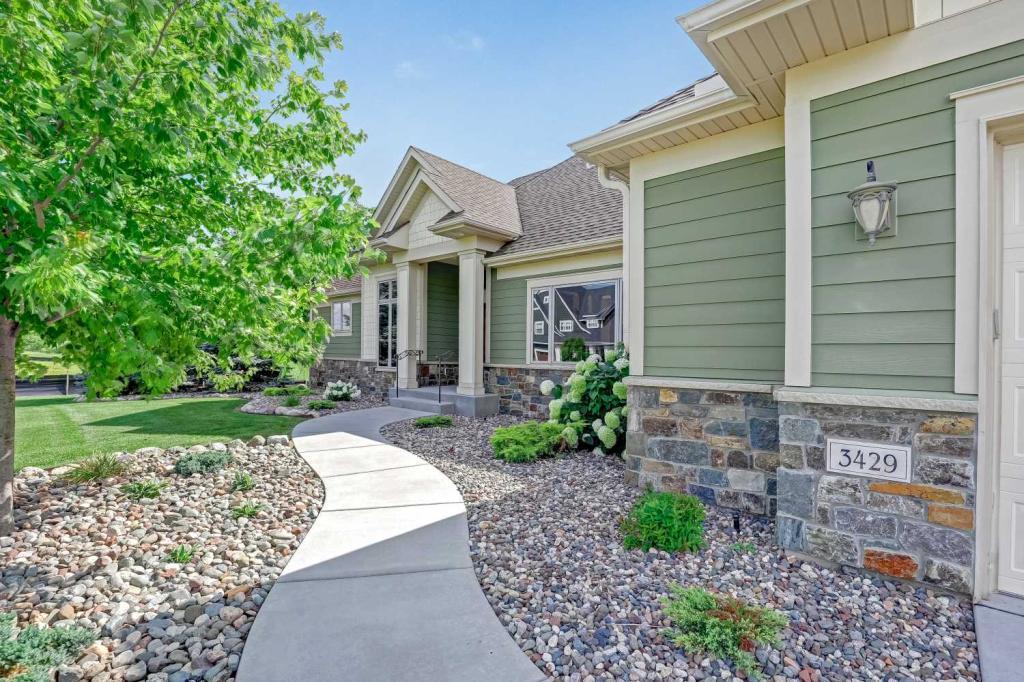 3429 Wilds Ridge Northwest Prior Lake, MN 55372 - Photo 3 of 49 Gallery Image 3