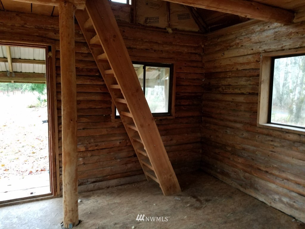 392 August Road Onalaska, WA 98570 - Photo 8 of 14 Gallery Image 8