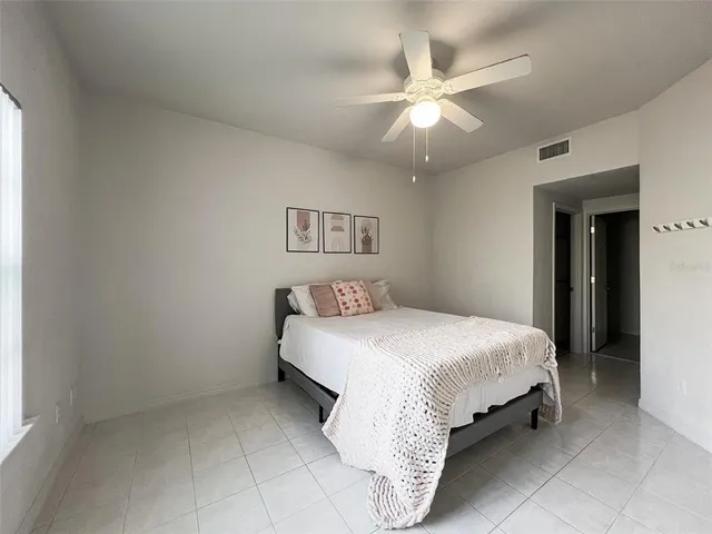 $239,900 | 4950 Northwest 1st Place, Unit 69, Gainesville, FL 32607