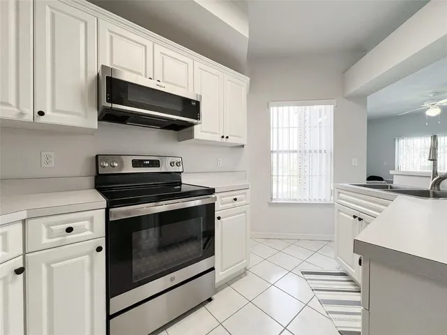 $239,900 | 4950 Northwest 1st Place, Unit 69, Gainesville, FL 32607