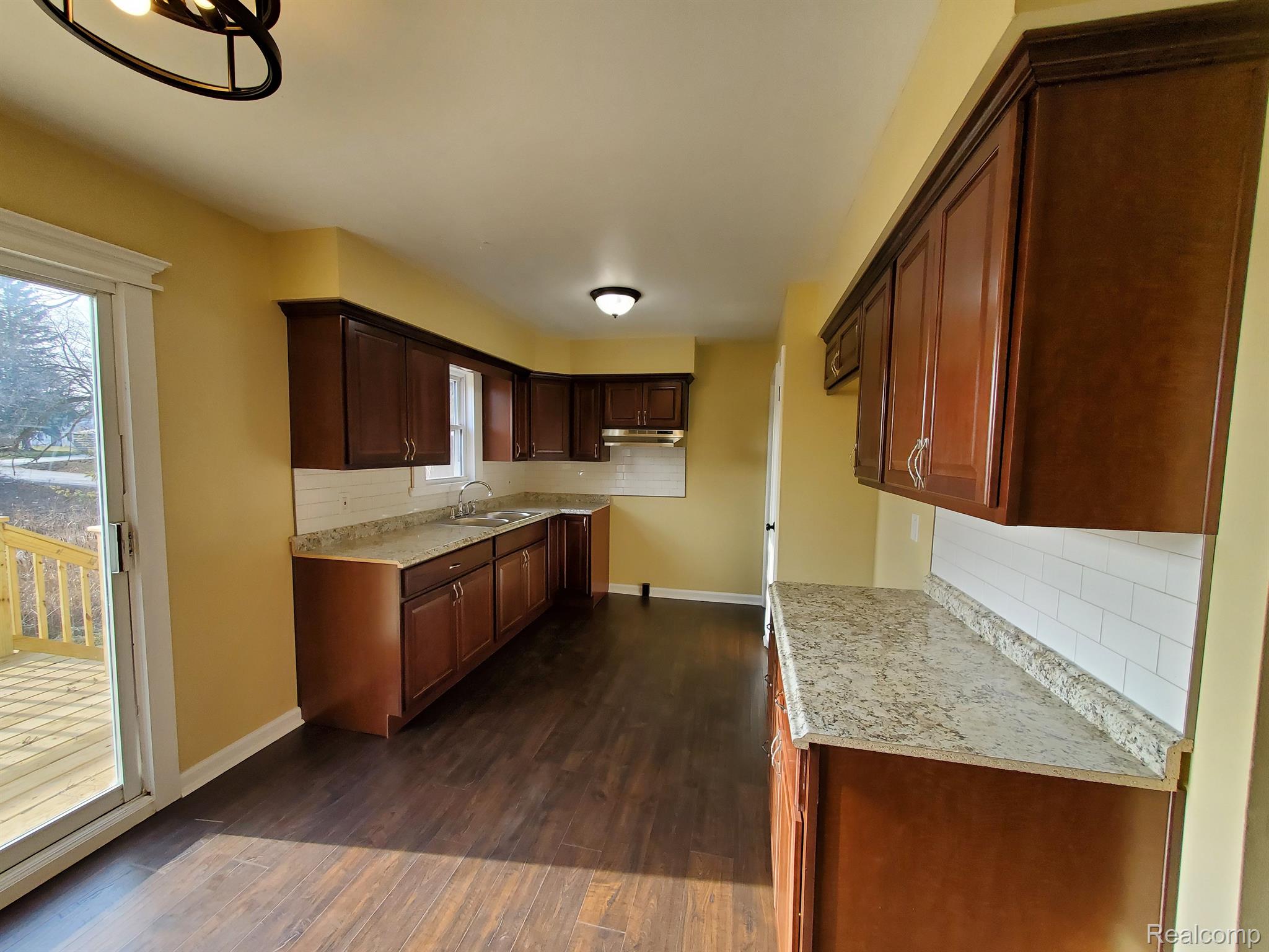 1121 West Cook Road Grand Blanc, MI 48439 - Photo 14 of 47 Gallery Image 14