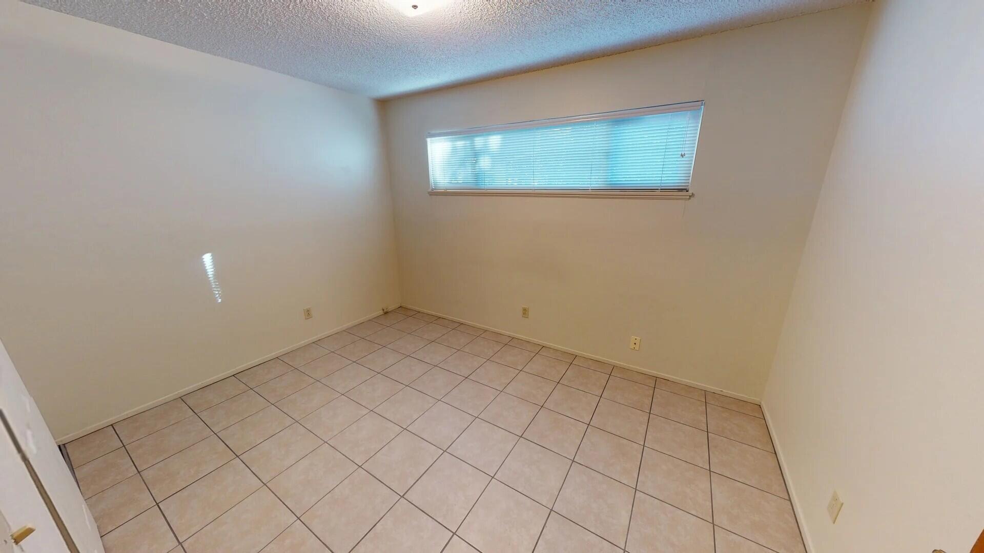 1553 Riverside Drive Redding, CA 96001 - Photo 17 of 51 Unit 3 Bedroom2