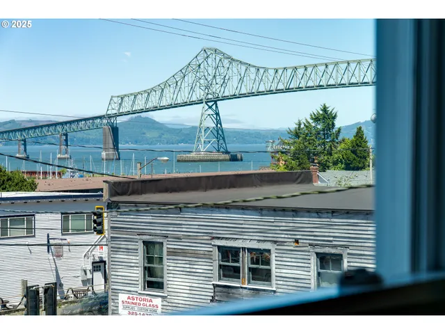 $299,000 | 435 West Marine Drive, Astoria, OR 97103