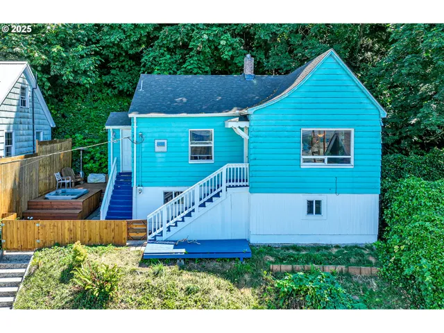 $299,000 | 435 West Marine Drive, Astoria, OR 97103