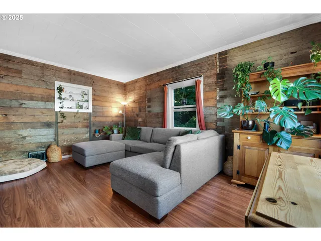 $299,000 | 435 West Marine Drive, Astoria, OR 97103