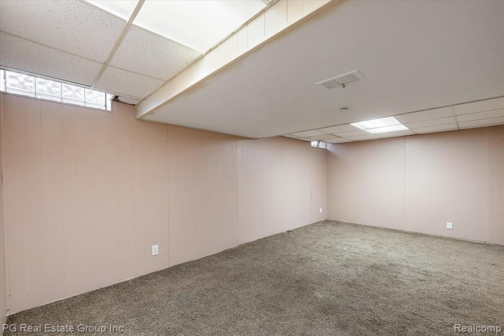 1432 Oakbrook Rochester Hills Rochester, MI 48307 - Photo 29 of 34