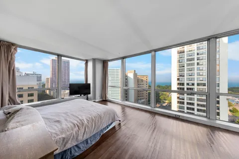 $350,000 | 330 West Diversey Parkway, Unit 1508, Chicago, IL 60657