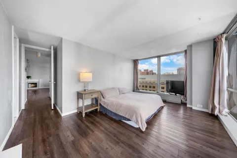 $350,000 | 330 West Diversey Parkway, Unit 1508, Chicago, IL 60657