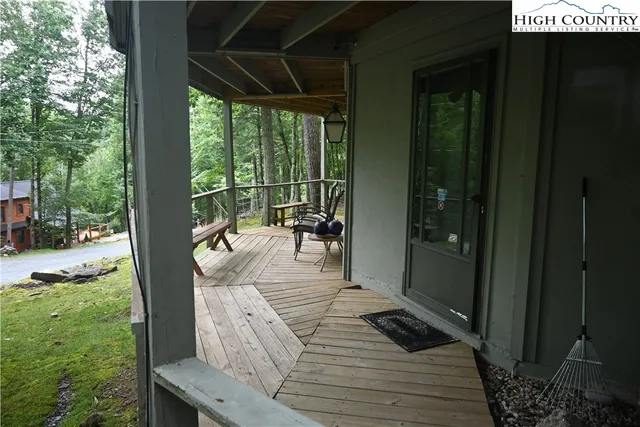 $320,000 | 112 Poplar Drive, Beech Mountain, NC 28604