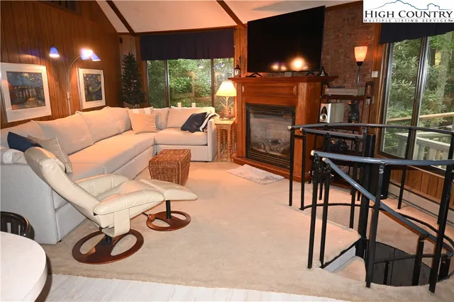 $320,000 | 112 Poplar Drive, Beech Mountain, NC 28604