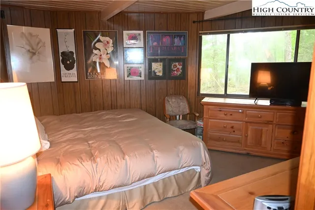 $320,000 | 112 Poplar Drive, Beech Mountain, NC 28604